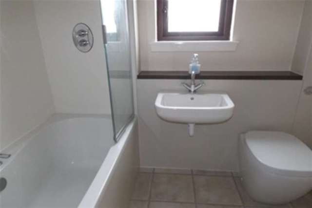 Image of 2 bedroom Flat to rent in Holm Lane East Kilbride Glasgow G74 at Glasgow, G74 1EG