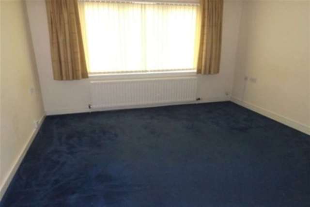  Image of 2 bedroom Flat to rent in Holm Lane East Kilbride Glasgow G74 at Glasgow, G74 1EG