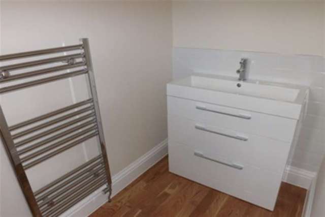  Image of 5 bedroom Detached house to rent in Bellevue Road Hornchurch RM11 at Hornchurch, RM11 3SS