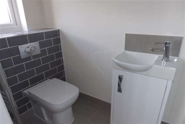  Image of 5 bedroom Detached house to rent in Bellevue Road Hornchurch RM11 at Hornchurch, RM11 3SS