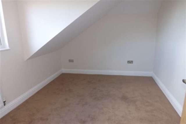  Image of 5 bedroom Detached house to rent in Bellevue Road Hornchurch RM11 at Hornchurch, RM11 3SS
