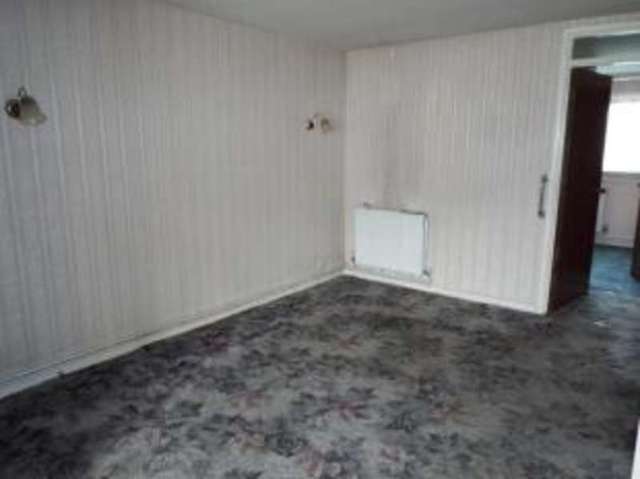  Image of 1 bedroom Maisonette for sale in Sarre Avenue Hornchurch RM12 at Hornchurch  Elm Park, RM12 6TP