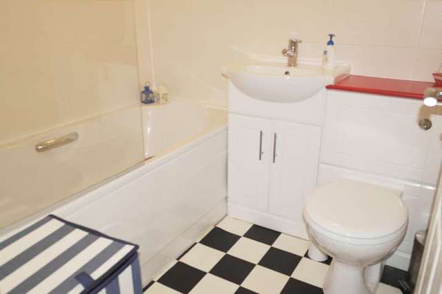  Image of 2 bedroom Apartment for sale in Horsforde View Leeds LS13 at Newlay, LS13 1GE