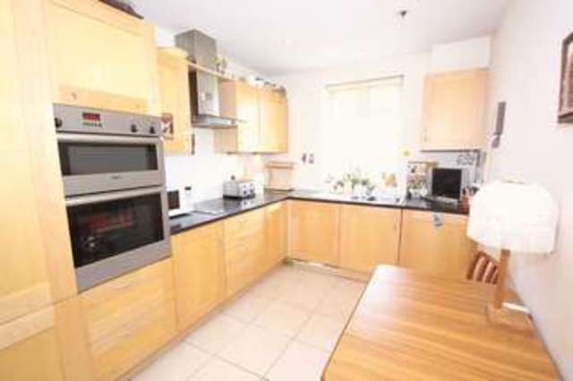  Image of 2 bedroom Flat for sale in Horsham Road Bramley Guildford GU5 at Bramley Guildford, GU5 0ES