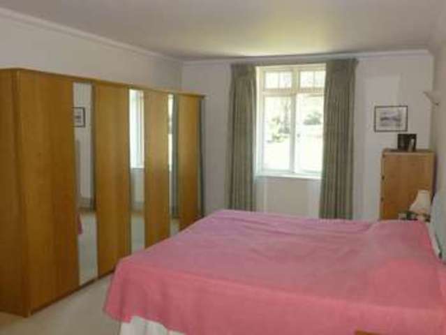  Image of 2 bedroom Flat for sale in Horsham Road Bramley Guildford GU5 at Bramley Guildford, GU5 0ES
