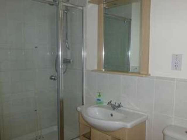  Image of 2 bedroom Flat for sale in Horsham Road Bramley Guildford GU5 at Bramley Guildford, GU5 0ES