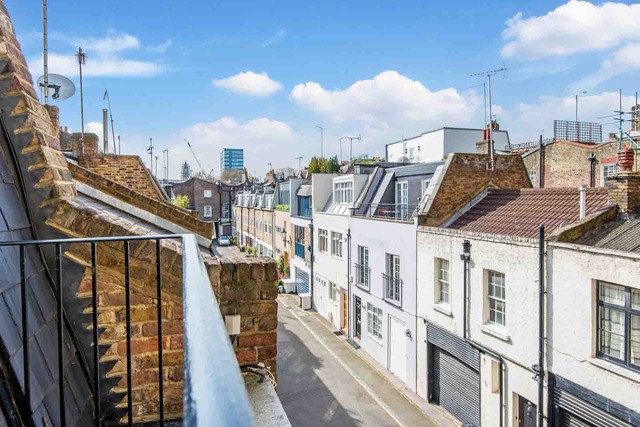  Image of 3 bedroom Mews to rent in Huntsworth Mews London NW1 at Marylebone, NW1 6DB