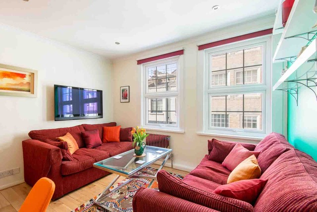 Image of 3 bedroom Mews to rent in Huntsworth Mews London NW1 at Marylebone, NW1 6DB