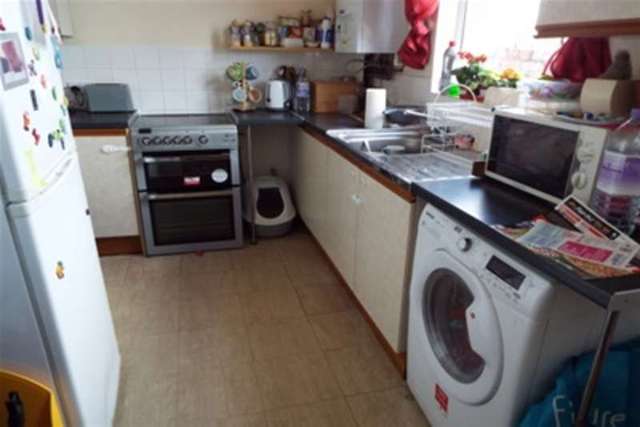  Image of 2 bedroom Terraced house to rent in Jacobs Well Lane Wakefield WF1 at Wakefield, WF1 3PB