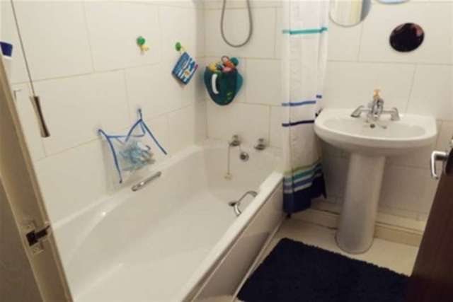  Image of 2 bedroom Terraced house to rent in Jacobs Well Lane Wakefield WF1 at Wakefield, WF1 3PB