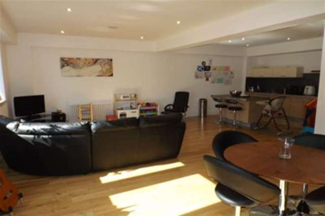  Image of 2 bedroom Flat to rent in James Morrison Street Glasgow G1 at Glasgow, G1 5PE