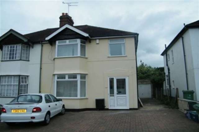  Image of 4 bedroom Semi-Detached house to rent in Kenilworth Avenue Oxford OX4 at Oxford, OX4 2AW