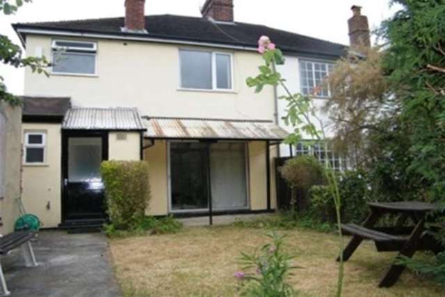  Image of 4 bedroom Semi-Detached house to rent in Kenilworth Avenue Oxford OX4 at Oxford, OX4 2AW