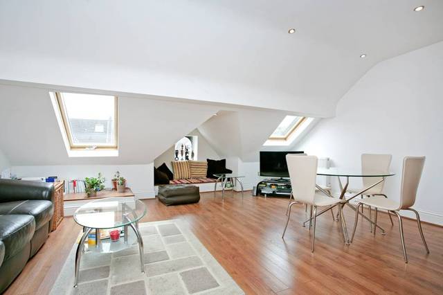  Image of 2 bedroom Property to rent in Killyon Road London SW8 at Killyon Road  Clapham, SW8 2XT