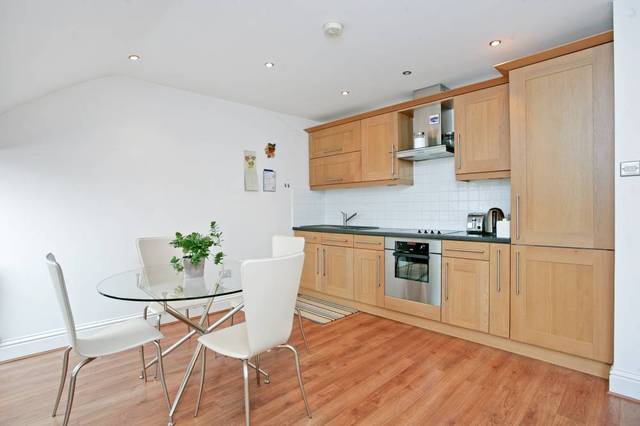  Image of 2 bedroom Property to rent in Killyon Road London SW8 at Killyon Road  Clapham, SW8 2XT