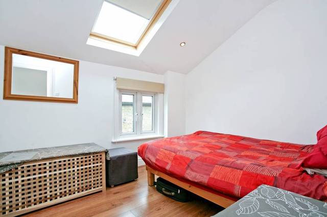  Image of 2 bedroom Property to rent in Killyon Road London SW8 at Killyon Road  Clapham, SW8 2XT