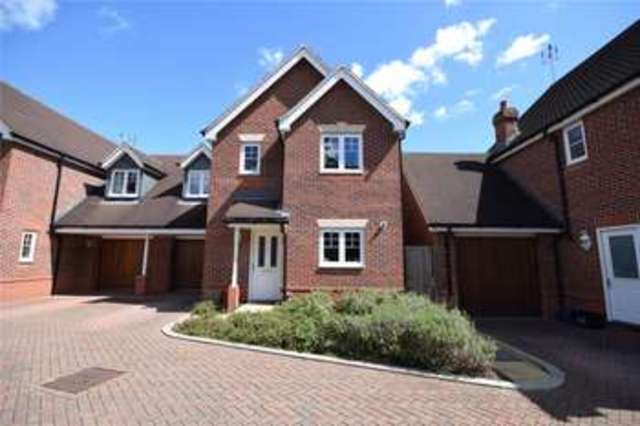  Image of 3 bedroom Semi-Detached house to rent in Kiln Close Finchampstead Wokingham RG40 at Finchampstead Wokingham Finchampstead, RG40 3EZ