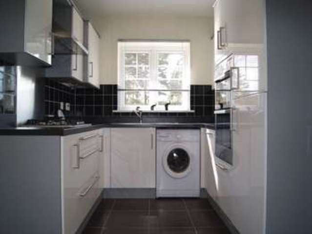  Image of 3 bedroom Semi-Detached house to rent in Kiln Close Finchampstead Wokingham RG40 at Finchampstead Wokingham Finchampstead, RG40 3EZ