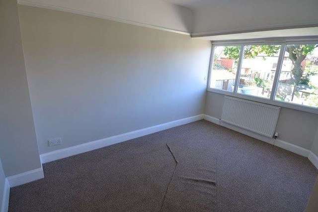  Image of 3 bedroom Property to rent in Kingshurst Road Northfield Birmingham B31 at Kingshurst Road Northfield Birmingham, B31 2LL