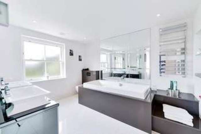  Image of 5 bedroom Property to rent in Beech Drive Kingswood Tadworth KT20 at Beech Drive Kingswood Tadworth, KT20 6PS