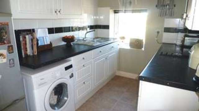  Image of 2 bedroom Flat to rent in Kinwarton Road Alcester B49 at Kinwarton Road  Alcester, B49 6PX