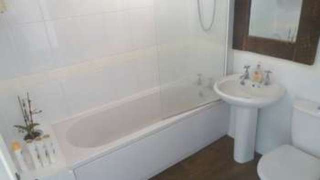  Image of 2 bedroom Flat to rent in Kinwarton Road Alcester B49 at Kinwarton Road  Alcester, B49 6PX