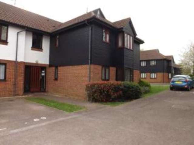  Image of 1 bedroom Flat for sale in Copperfields Laindon Basildon SS15 at Laindon Essex Laindon, SS15 5RP