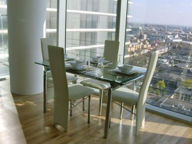  Image of 2 bedroom Flat to rent in Marsh Wall London E14 at 22 Marsh Wall  London, E14 9AH