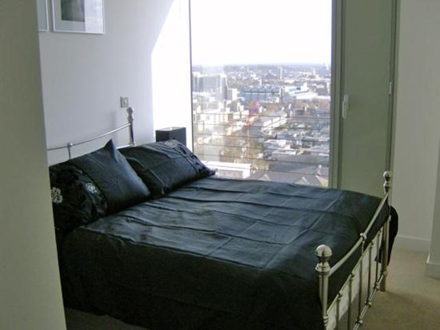  Image of 2 bedroom Flat to rent in Marsh Wall London E14 at 22 Marsh Wall  London, E14 9AH