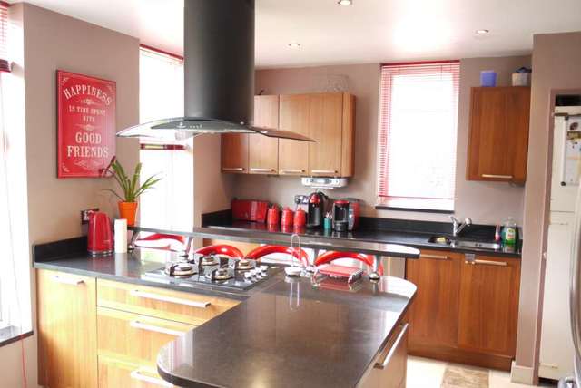  Image of 4 bedroom Semi-Detached house to rent in Lauradale Bracknell RG12 at Lauradale  Bracknell, RG12 7DT