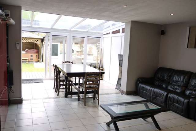  Image of 4 bedroom Semi-Detached house to rent in Lauradale Bracknell RG12 at Lauradale  Bracknell, RG12 7DT
