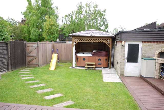  Image of 4 bedroom Semi-Detached house to rent in Lauradale Bracknell RG12 at Lauradale  Bracknell, RG12 7DT