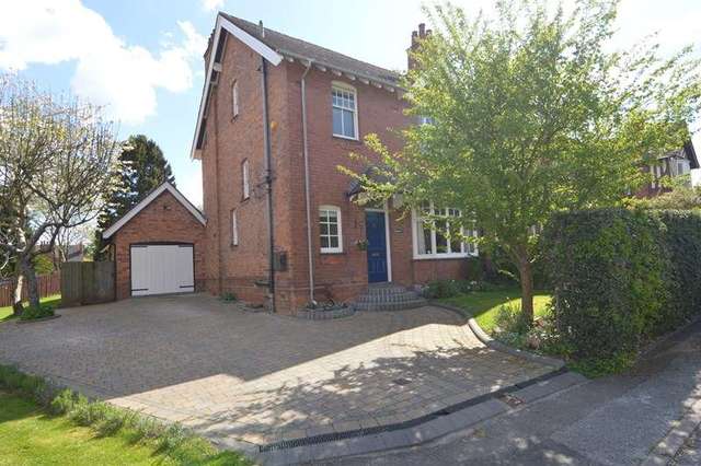  Image of 5 bedroom Semi-Detached house for sale in Laurel Grove Bournville Birmingham B30 at Laurel Grove Bournville Birmingham, B30 1LE