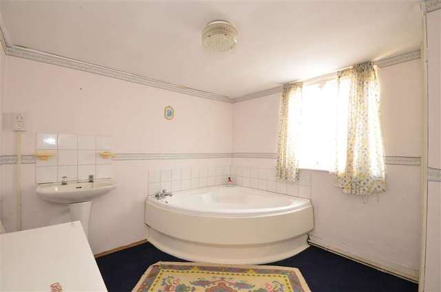  Image of 8 bedroom Detached house for sale in Lees Road Yalding Maidstone ME18 at Yalding Kent Maidstone, ME18 6HB