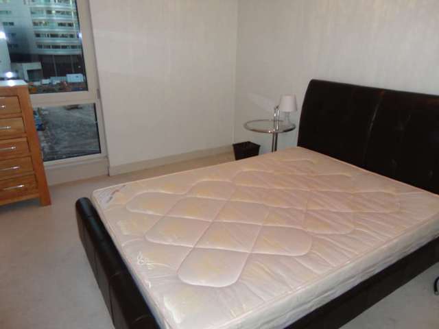  Image of 1 bedroom Apartment to rent in Leftbank Manchester M3 at Leftbank  Manchester, M3 3AE