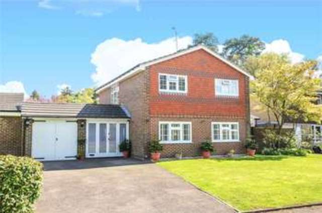  Image of 4 bedroom Detached house to rent in Lily Hill Road Bracknell RG12 at Bracknell Berkshire Easthampstead, RG12 2RY