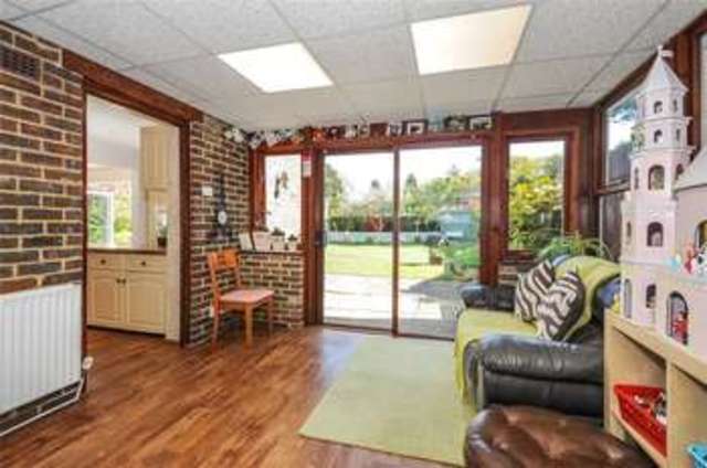  Image of 4 bedroom Detached house to rent in Lily Hill Road Bracknell RG12 at Bracknell Berkshire Easthampstead, RG12 2RY
