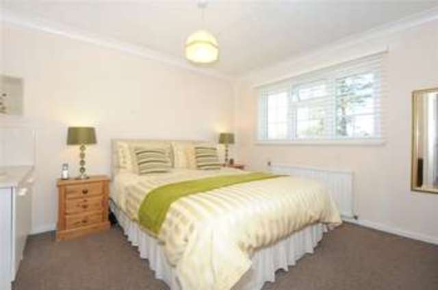  Image of 4 bedroom Detached house to rent in Lily Hill Road Bracknell RG12 at Bracknell Berkshire Easthampstead, RG12 2RY