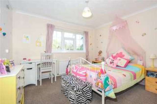  Image of 4 bedroom Detached house to rent in Lily Hill Road Bracknell RG12 at Bracknell Berkshire Easthampstead, RG12 2RY