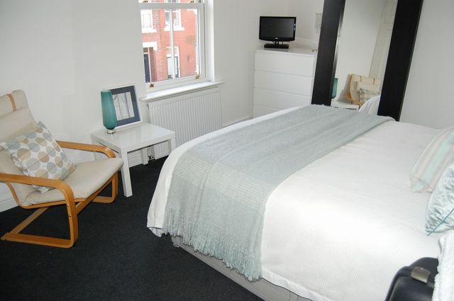  Image of 2 bedroom Terraced house to rent in Limes Road Tettenhall Wolverhampton WV6 at Limes Road Tettenhall Wolverhampton, WV6 8RB