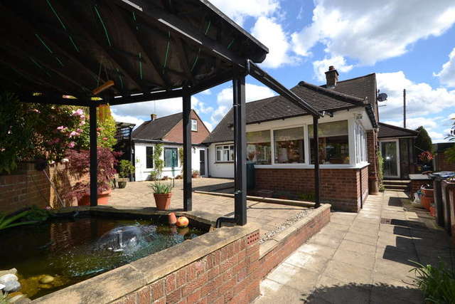  Image of 2 bedroom Detached house for sale in Lindsey Close Bishop