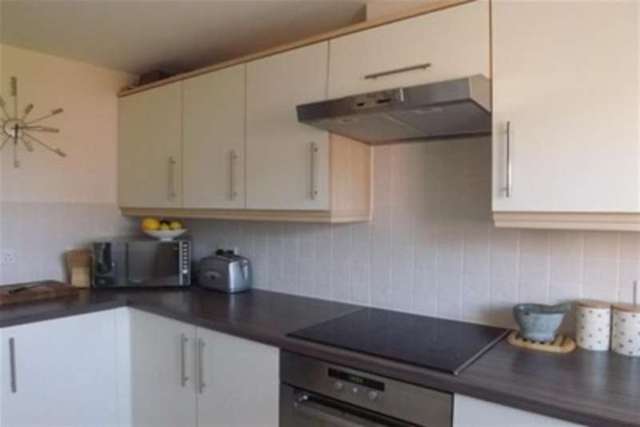  Image of 2 bedroom Maisonette to rent in Little Hackets Havant PO9 at Havant, PO9 5AU