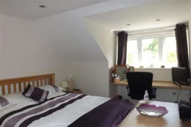  Image of 2 bedroom Maisonette to rent in Little Hackets Havant PO9 at Havant, PO9 5AU