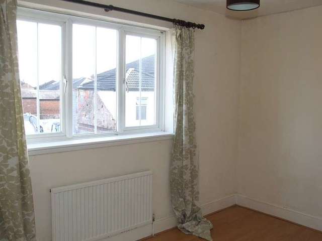  Image of 2 bedroom Detached house to rent in Liverpool Street Southampton SO14 at Inner Avenue  Southampton, SO14 6FU