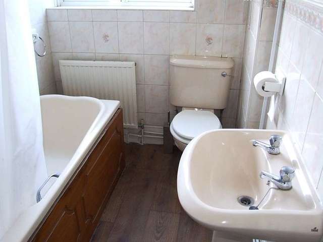  Image of 2 bedroom Detached house to rent in Liverpool Street Southampton SO14 at Inner Avenue  Southampton, SO14 6FU