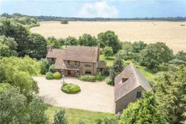  Image of 4 bedroom Detached house to rent in Lodge Road Hurst Reading RG10 at Hurst Reading Hurst, RG10 0SG