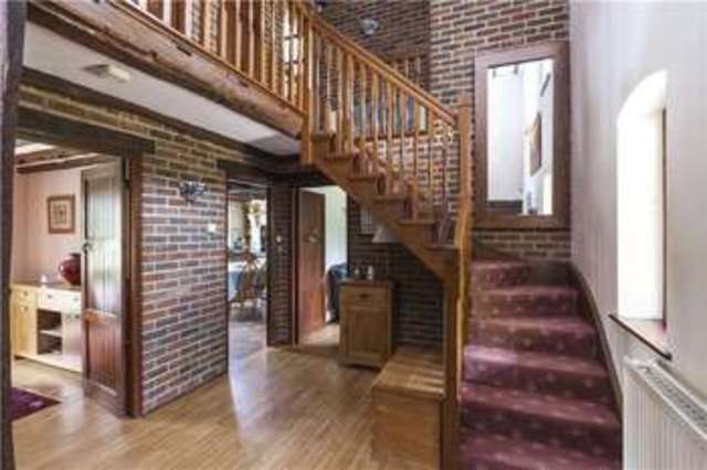  Image of 4 bedroom Detached house to rent in Lodge Road Hurst Reading RG10 at Hurst Reading Hurst, RG10 0SG