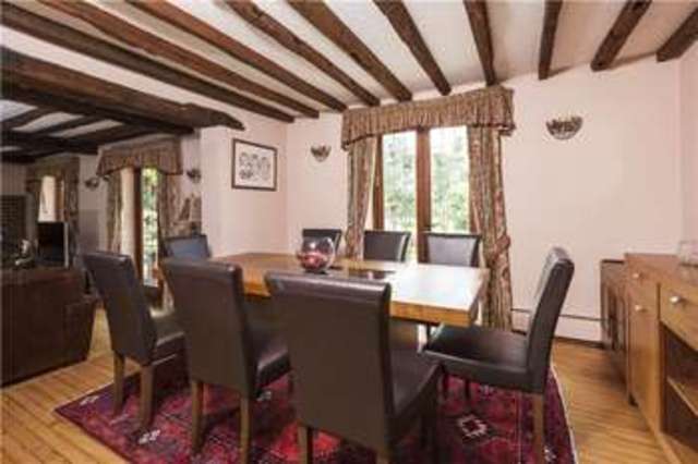 Image of 4 bedroom Detached house to rent in Lodge Road Hurst Reading RG10 at Hurst Reading Hurst, RG10 0SG