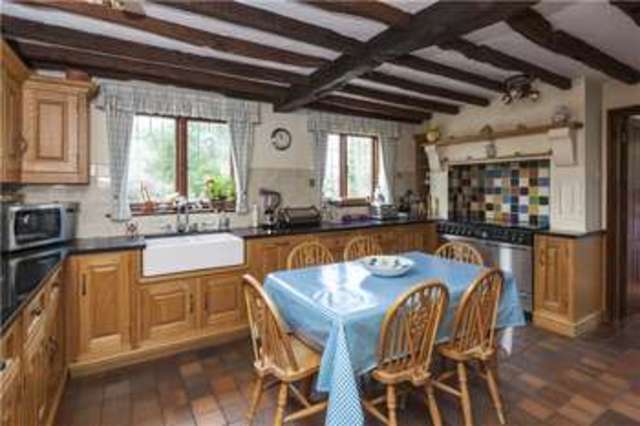  Image of 4 bedroom Detached house to rent in Lodge Road Hurst Reading RG10 at Hurst Reading Hurst, RG10 0SG