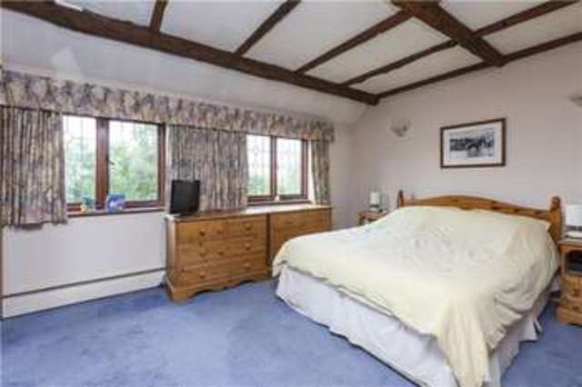  Image of 4 bedroom Detached house to rent in Lodge Road Hurst Reading RG10 at Hurst Reading Hurst, RG10 0SG